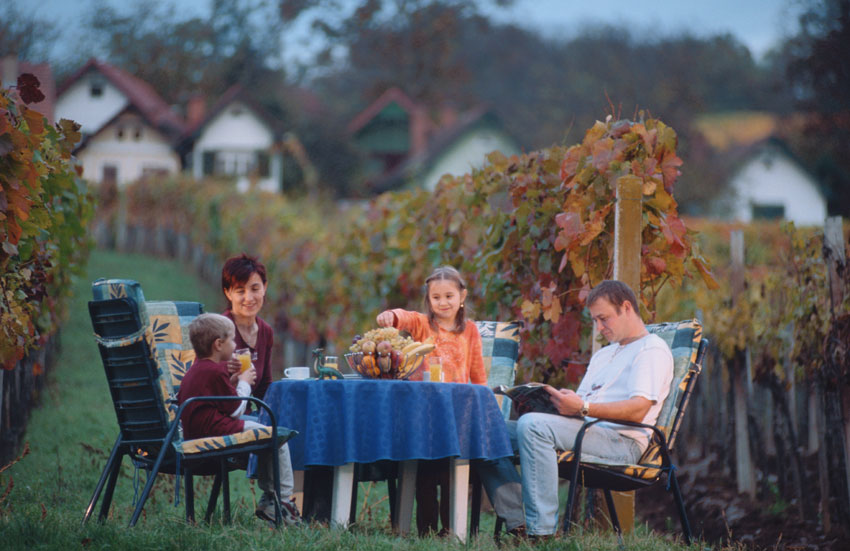 63_Fruehstueck_draussen